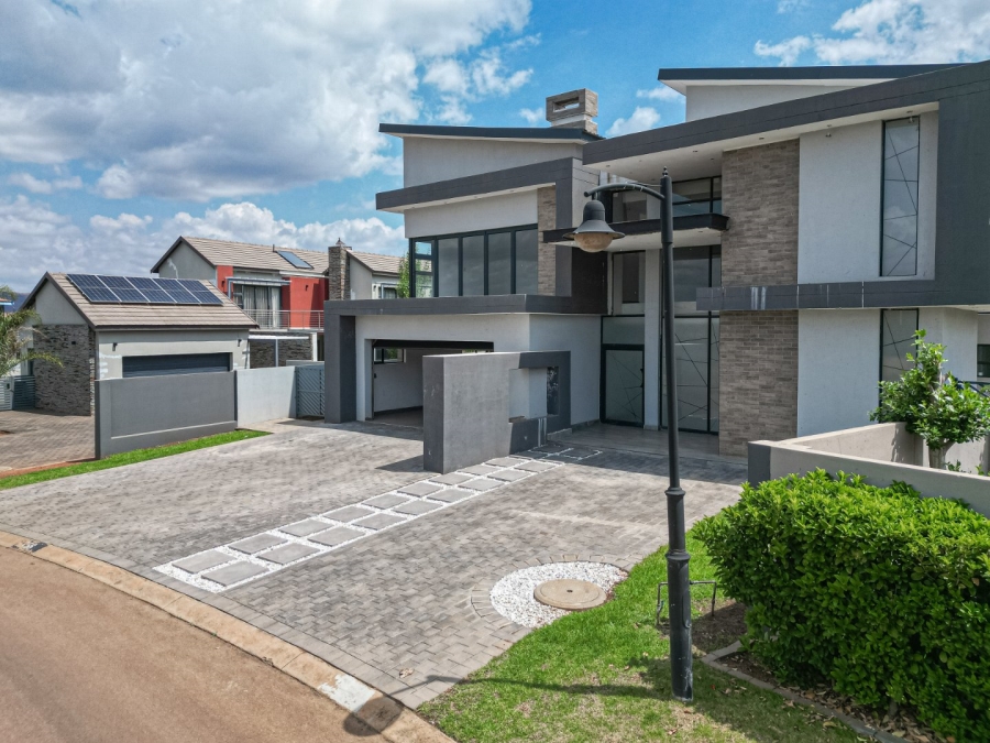 6 Bedroom Property for Sale in Gateway Manor North West